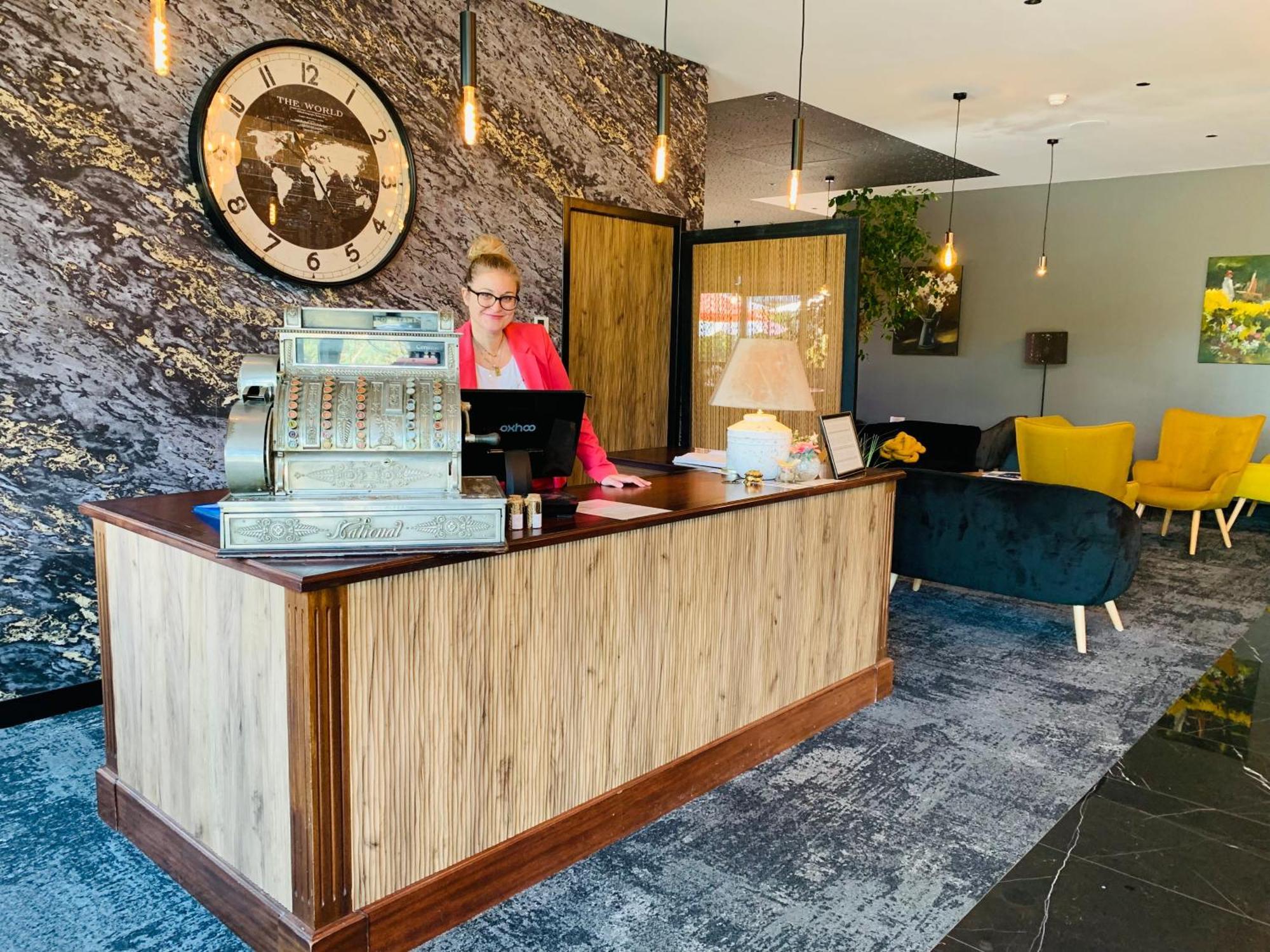 Boutervilliers Hotel & Restaurant La Maison Des Bles מראה חיצוני תמונה